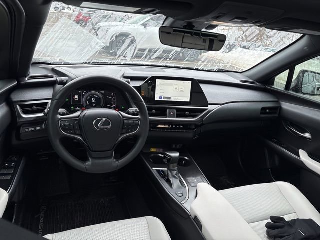 Used 2024 Lexus UX 250h AWD w/ Premium Package image 11