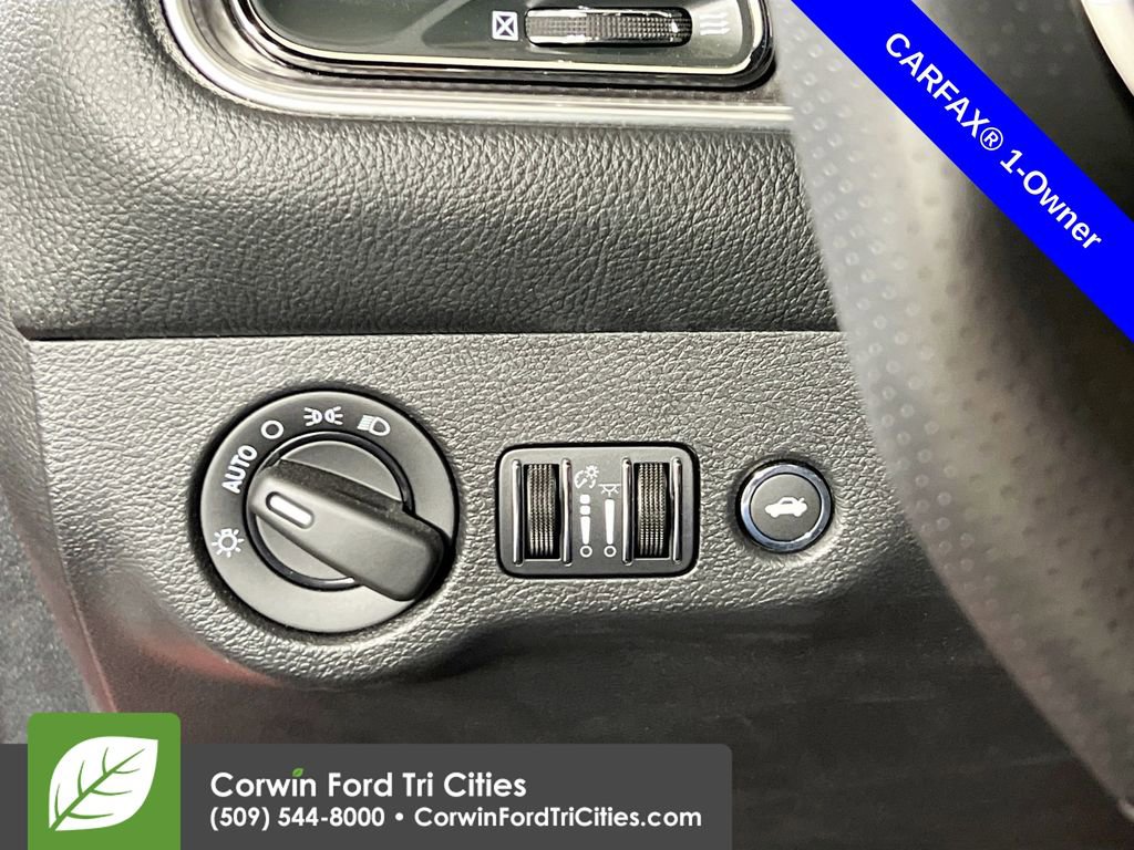 Used 2016 Dodge Challenger SRT Hellcat image 19