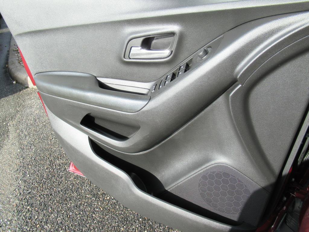 Used 2022 Chevrolet Trax LT w/ LT Convenience Package image 24