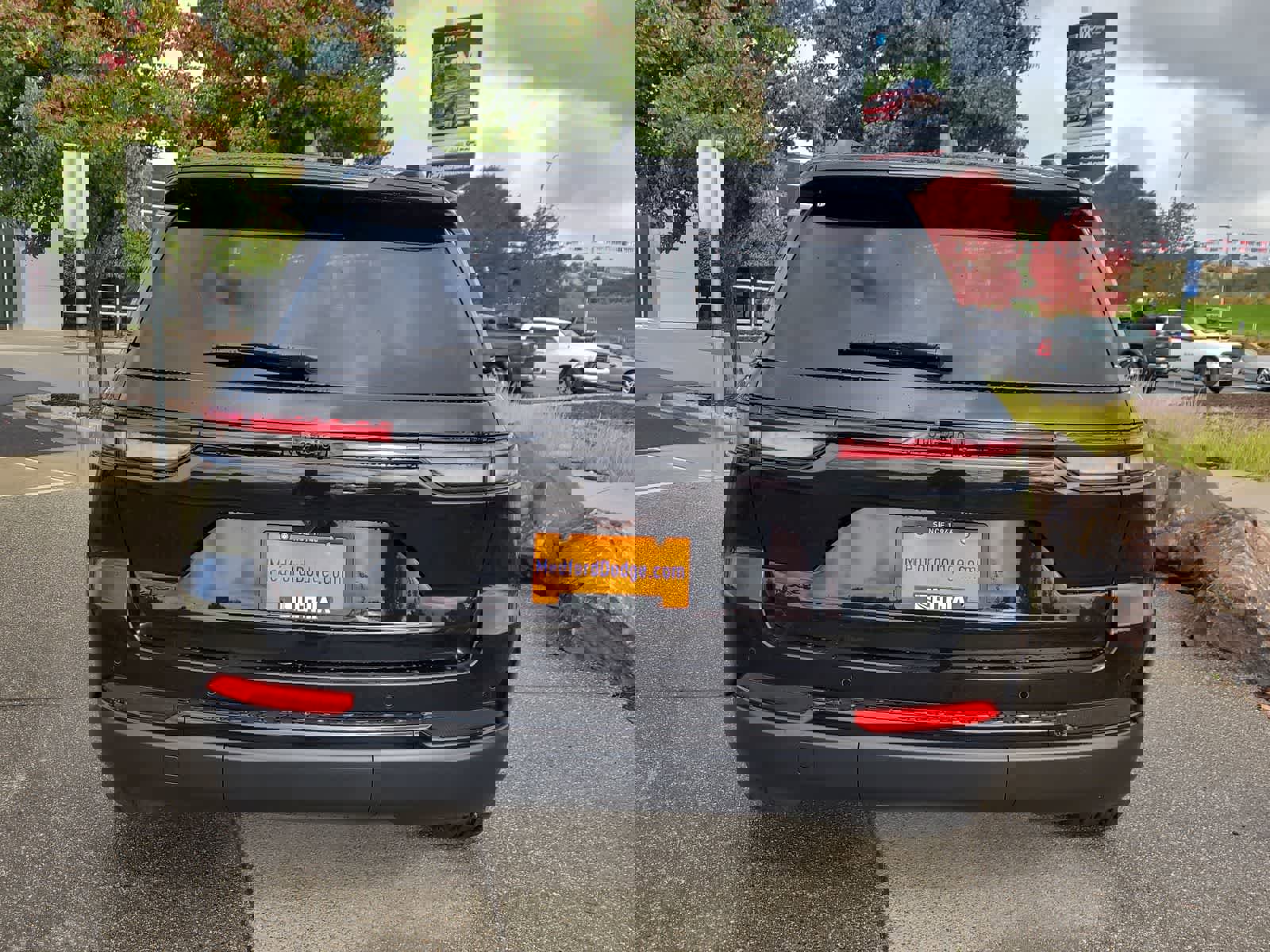 New 2025 Jeep Grand Cherokee Altitude w/ Trailer Tow Package image 13