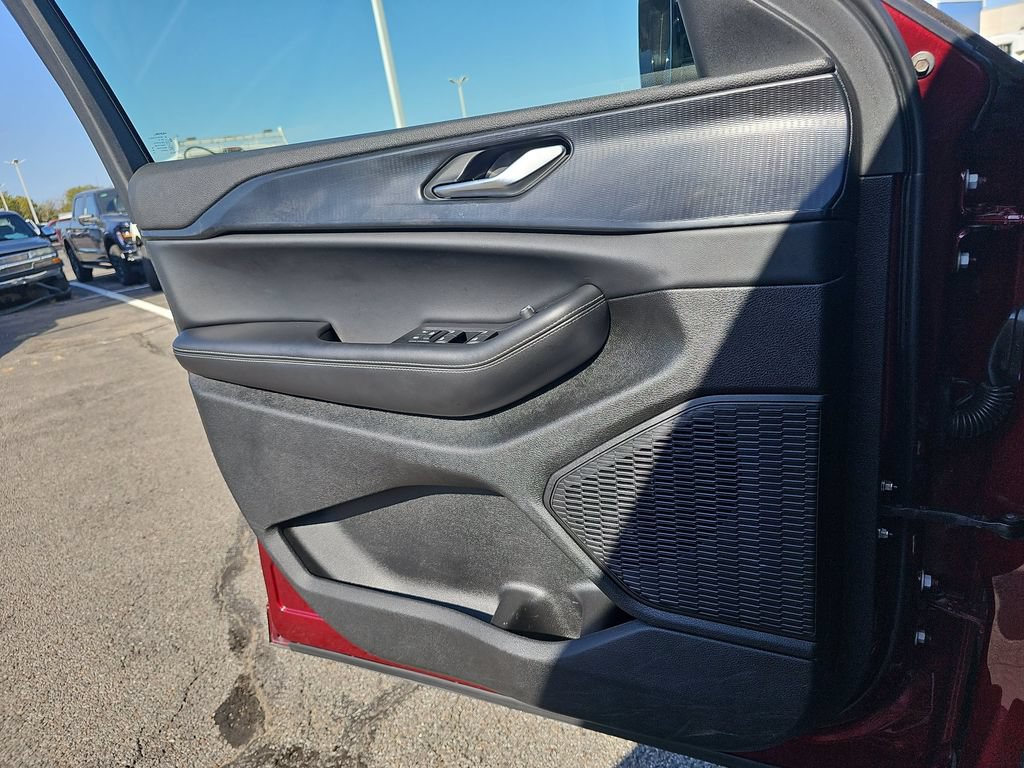 Used 2025 Jeep Grand Cherokee Altitude AWD/4WD image 25