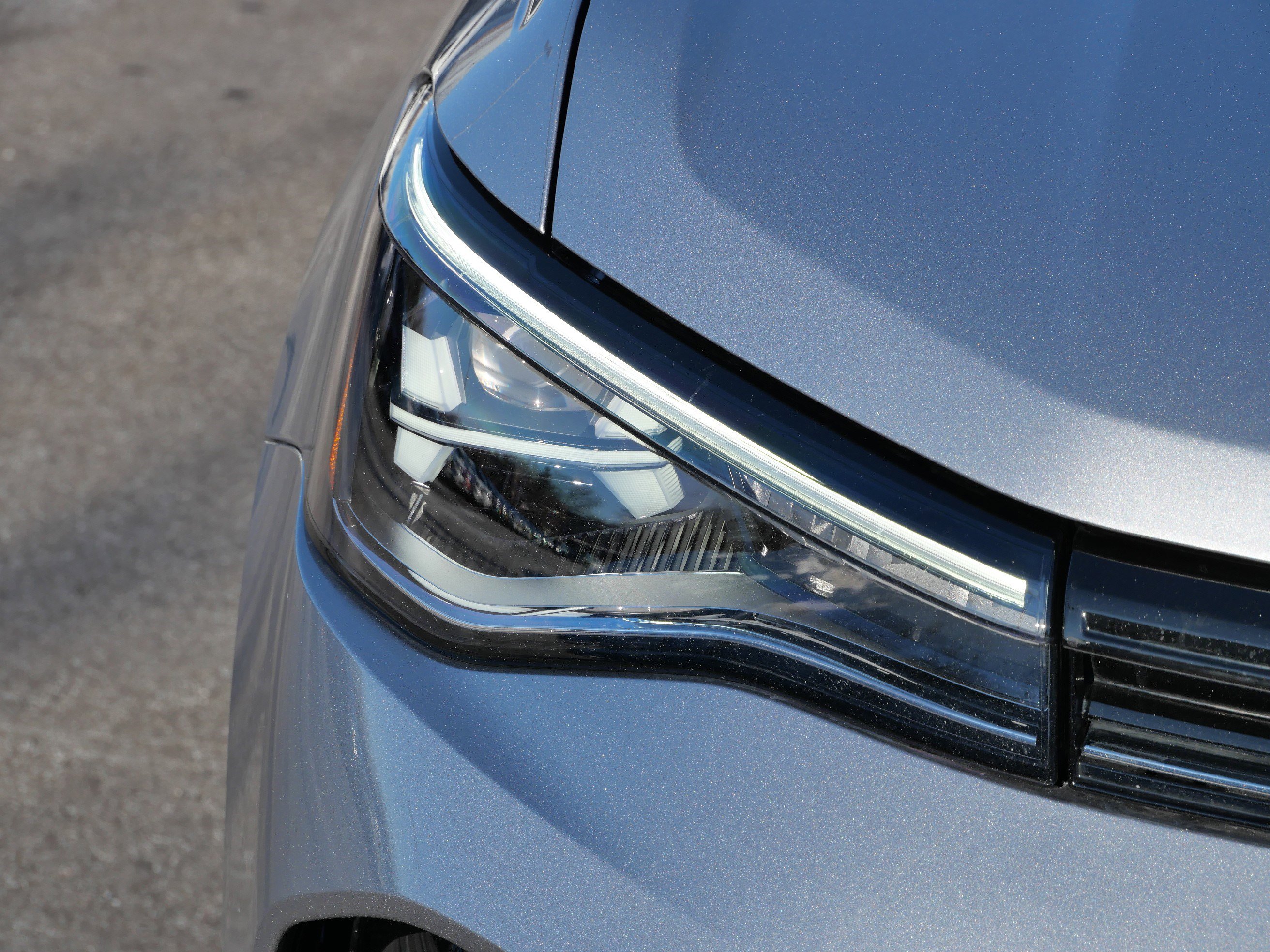 Certified 2025 Volkswagen Taos SE image 16