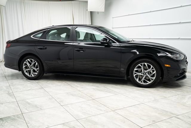 Used 2023 Hyundai Sonata SEL image 2