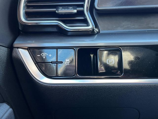 Used 2024 Kia Sportage EX image 25