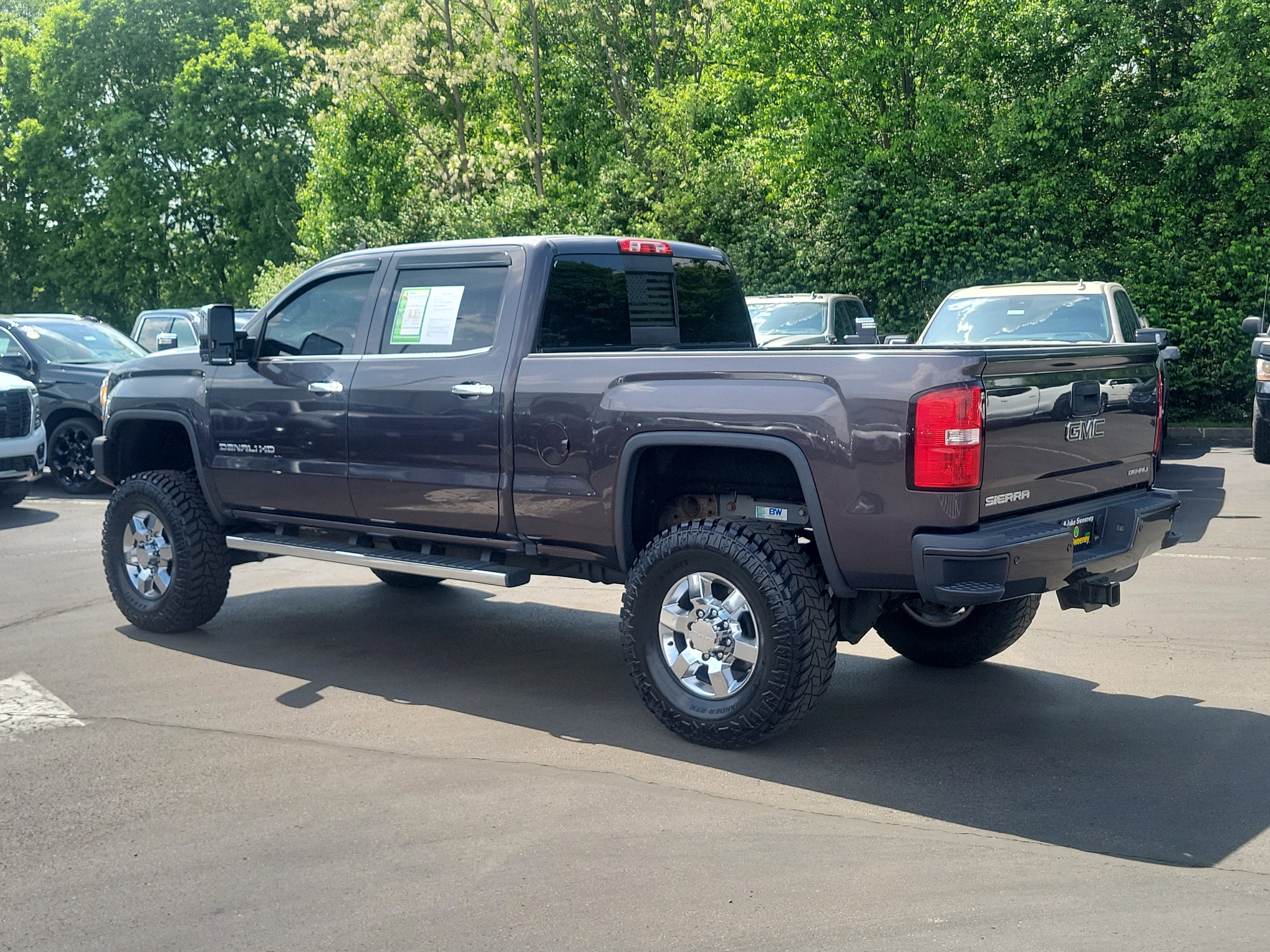Used 2016 GMC Sierra 2500 Denali w/ Duramax Plus Package AWD/4WD image 3