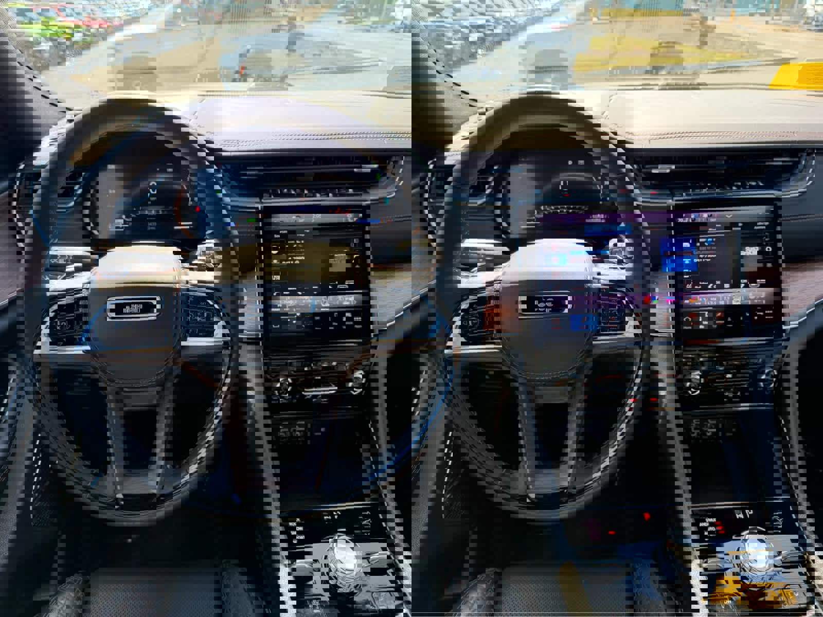 Used 2023 Jeep Grand Cherokee Summit w/ Luxury Tech Group V image 14