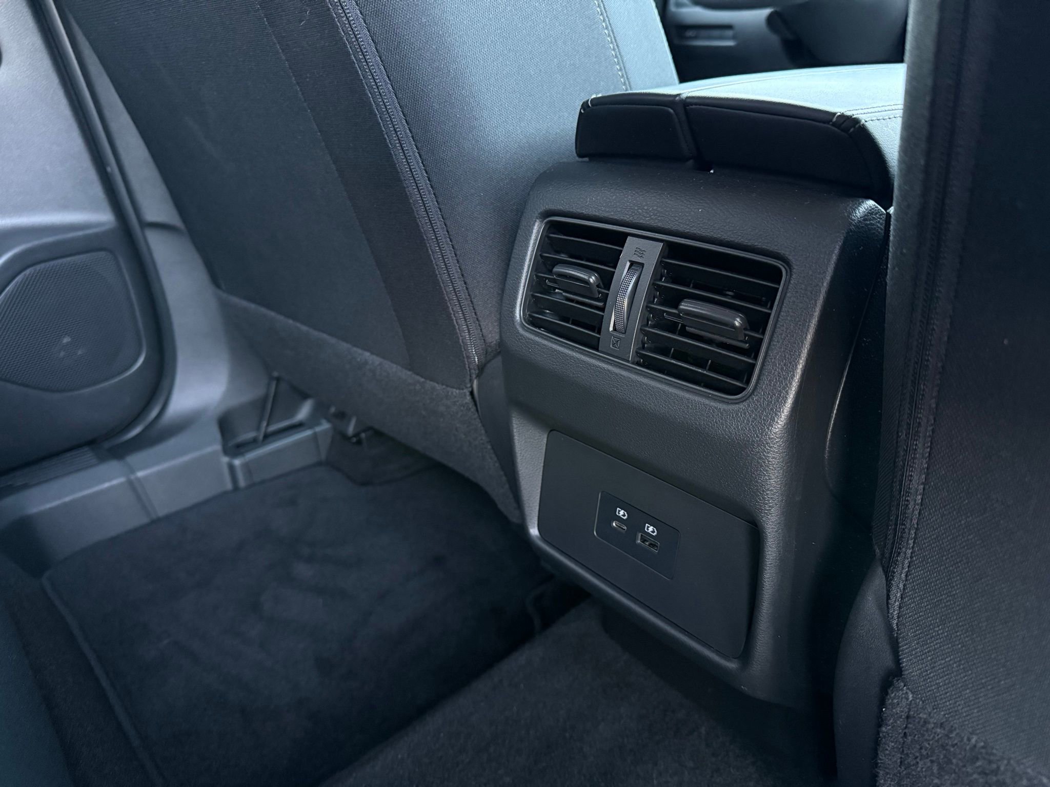 Used 2023 Nissan Rogue SV image 27