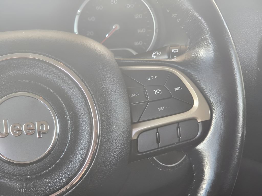 Used 2017 Jeep Renegade Latitude AWD/4WD image 50