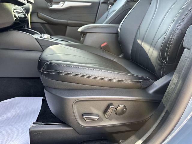 New 2026 Ford Escape SE w/ PHEV Premium Package image 16