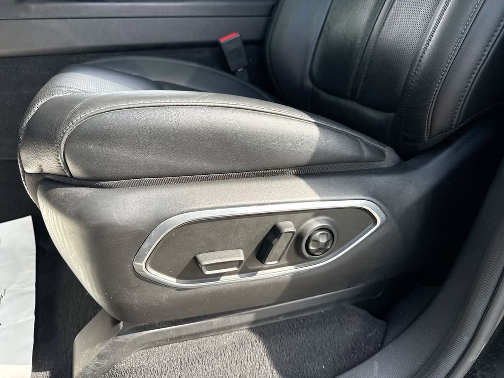 Used 2022 Jeep Wagoneer Series III w/ Premium Group I image 12