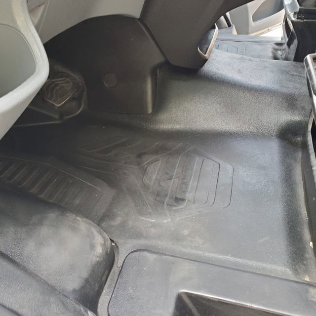 Used 2018 Ford Transit 250 130 Low Roof w/ Exterior Upgrade Package image 3