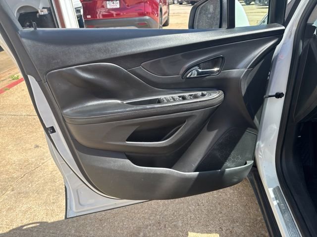 Used 2021 Buick Encore Preferred FWD image 19