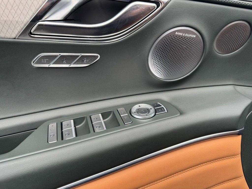 Certified 2025 Genesis GV80 3.5T Prestige image 17