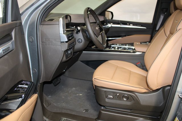 New 2026 Cadillac Escalade ESV Luxury w/ Touring Package image 4