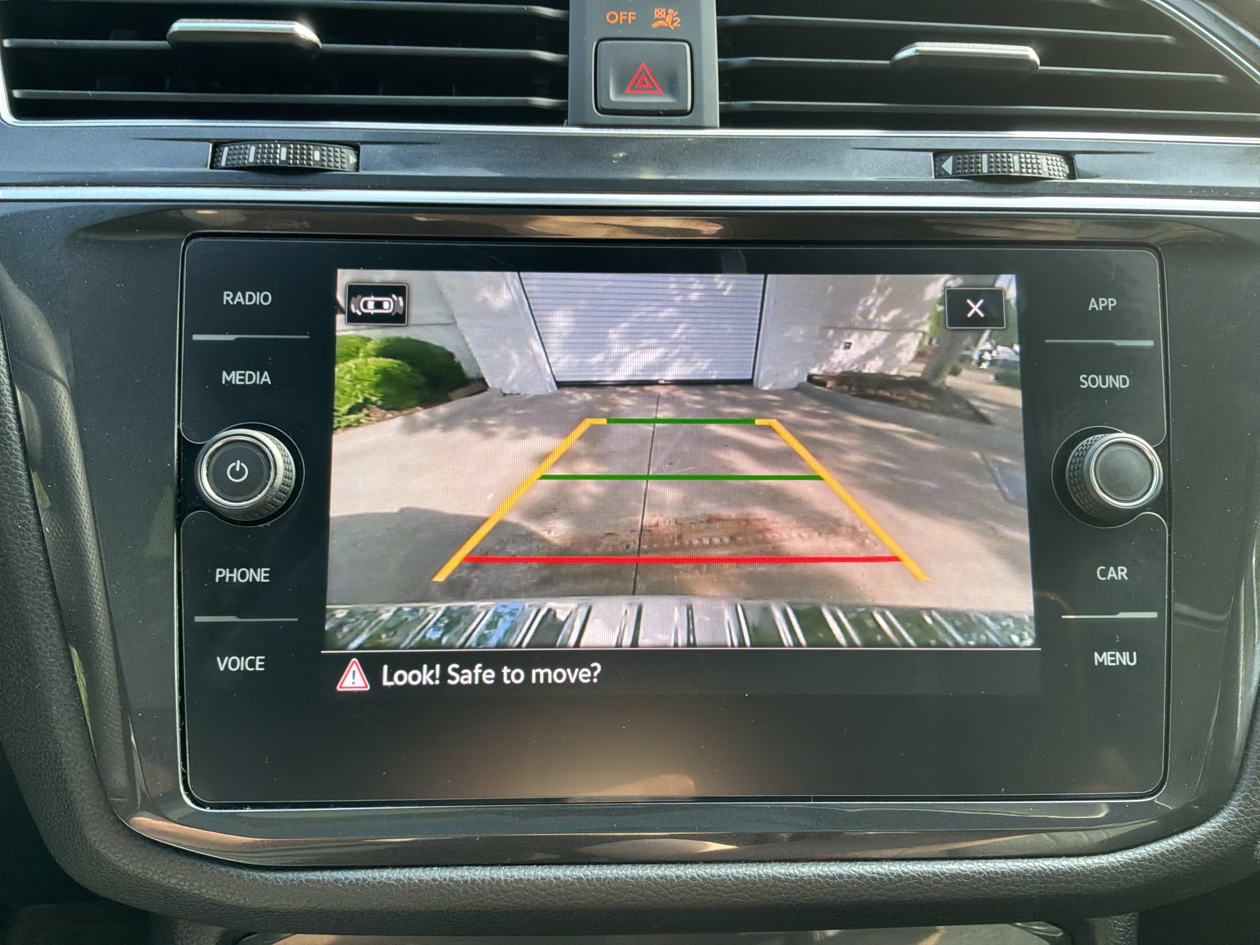 Used 2022 Volkswagen Tiguan SE R-Line FWD image 25