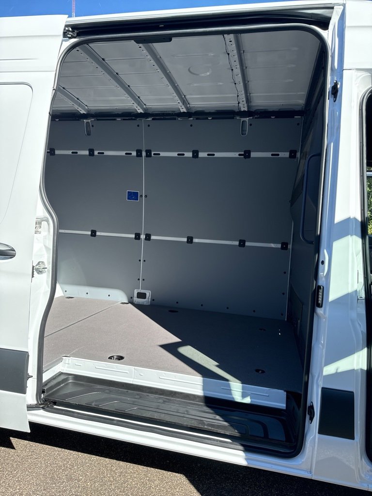 New 2025 Mercedes-Benz Sprinter 3500 image 17