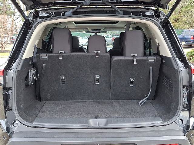 Certified 2023 Nissan Pathfinder SV w/ SV Premium Package image 30