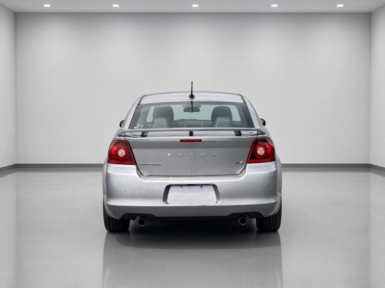 Used 2013 Dodge Avenger R/T FWD image 4