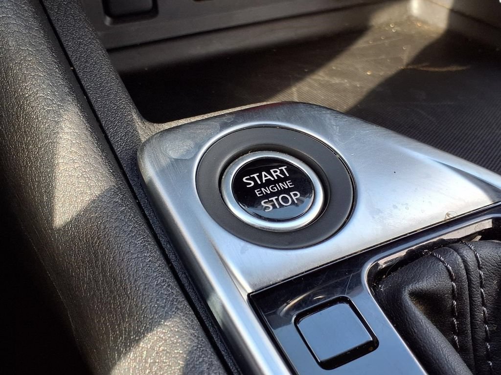 Used 2025 Nissan Sentra SV FWD image 14