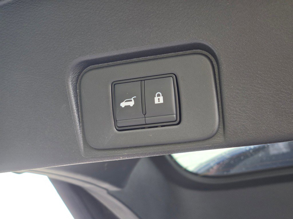 Used 2024 Nissan Rogue SV FWD image 14