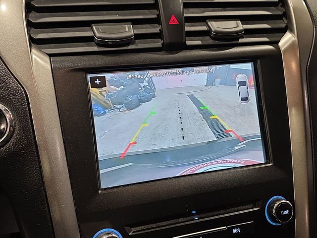 Used 2017 Ford Fusion SE w/ Fusion SE Technology Package FWD image 17