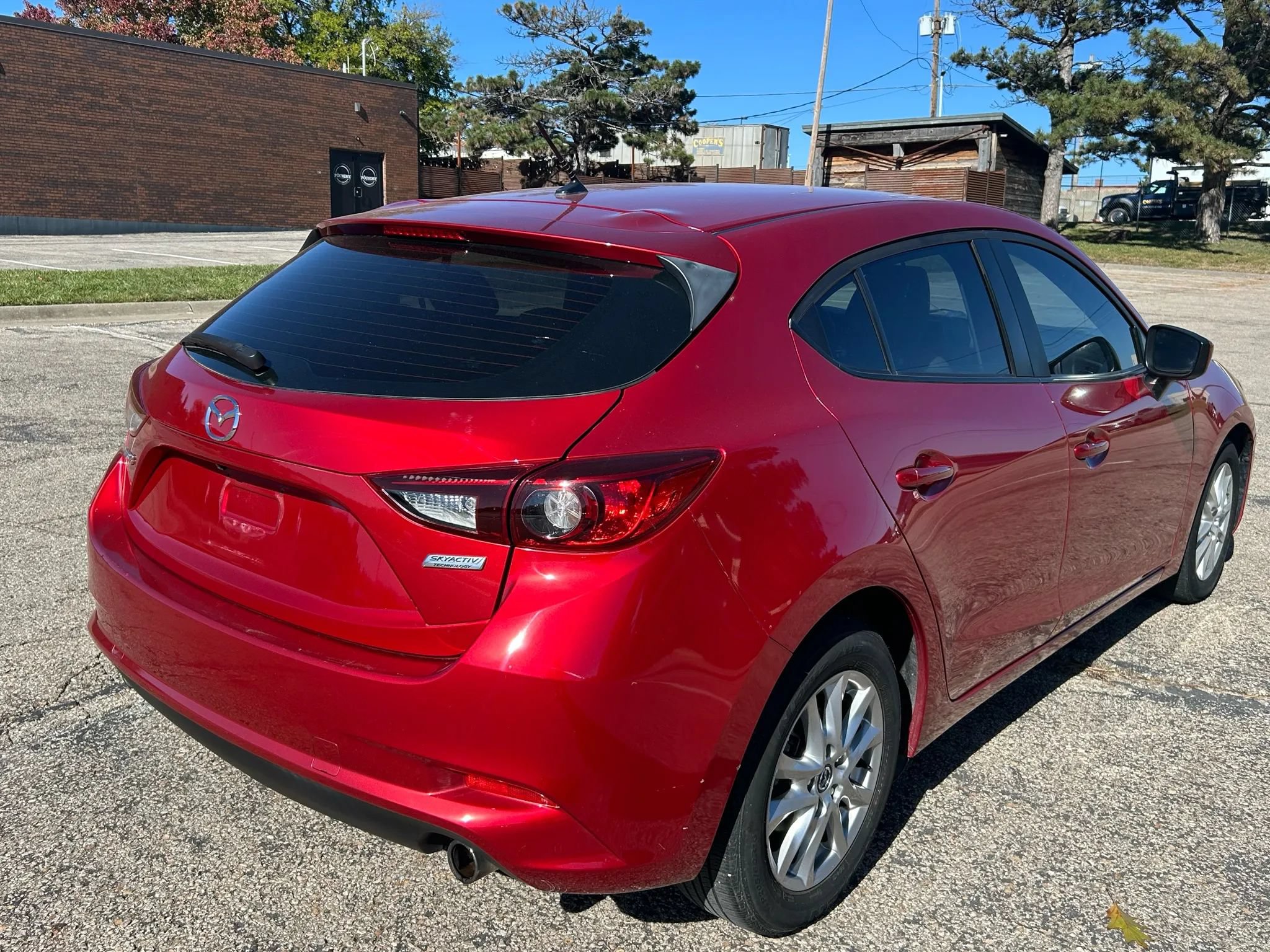 Used 2017 MAZDA MAZDA3 Sport FWD image 5