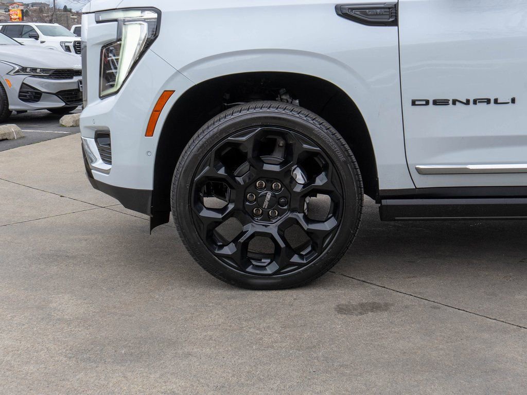 New 2026 GMC Yukon XL Denali w/ Denali Reserve Package image 32