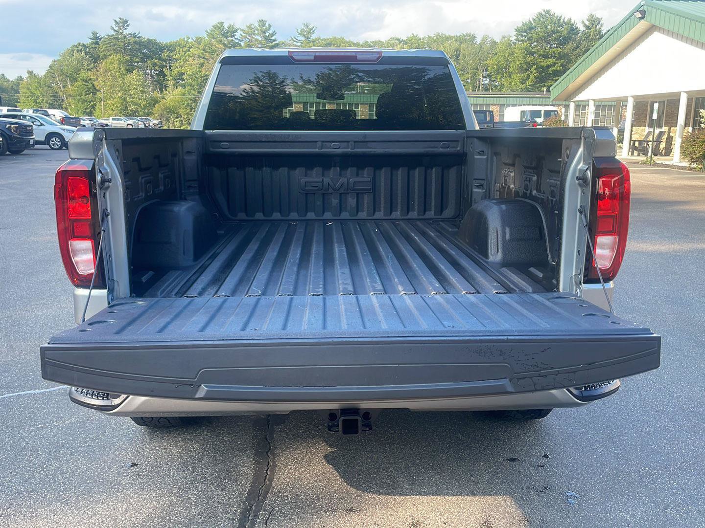 Certified 2026 GMC Sierra 1500 Elevation w/ Elevation Select Package AWD/4WD image 4