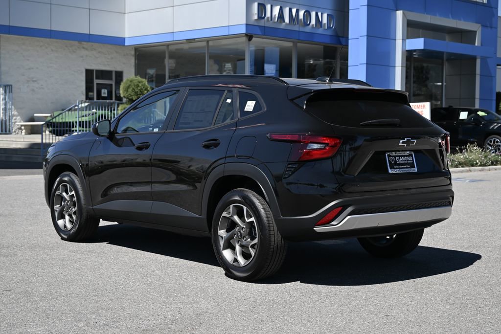 New 2026 Chevrolet Trax LT w/ LPO, Blackout Package FWD image 6