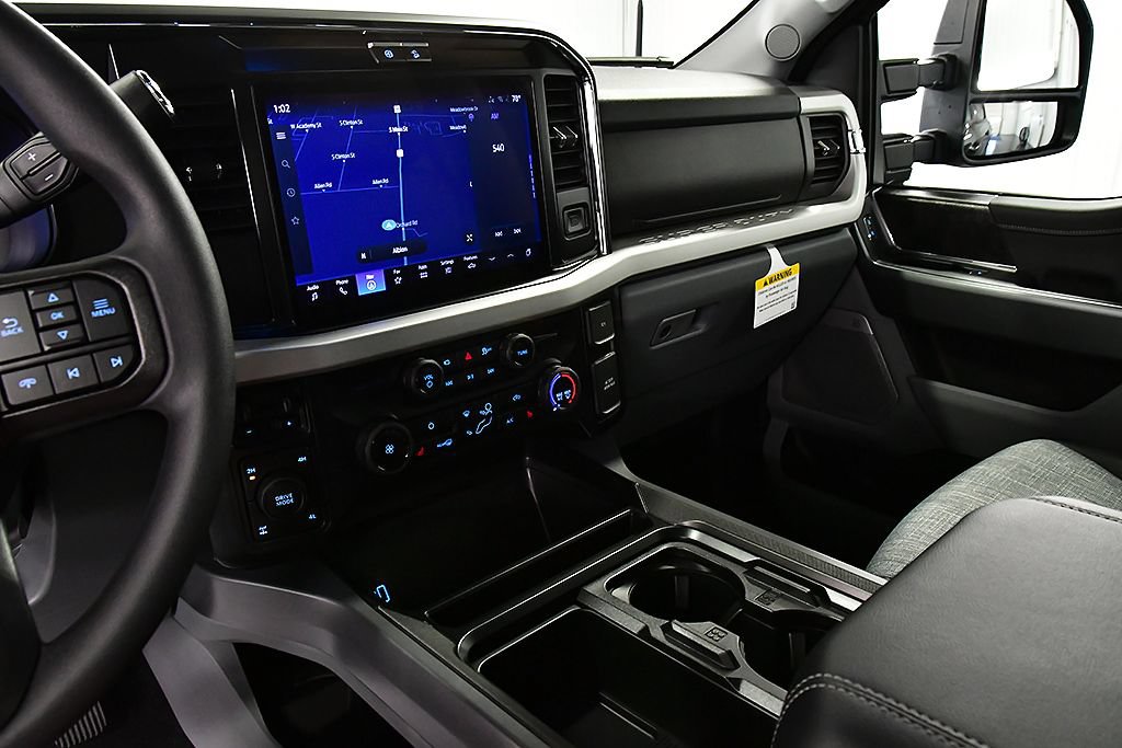 New 2026 Ford F350 XLT w/ XLT Premium Package AWD/4WD image 24