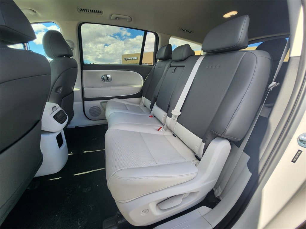 New 2026 Hyundai Ioniq 9 SEL image 11
