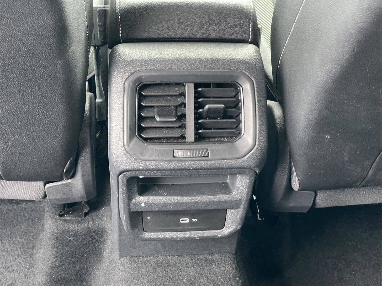 Used 2023 Volkswagen Taos SE w/ Black Wheel Package image 16