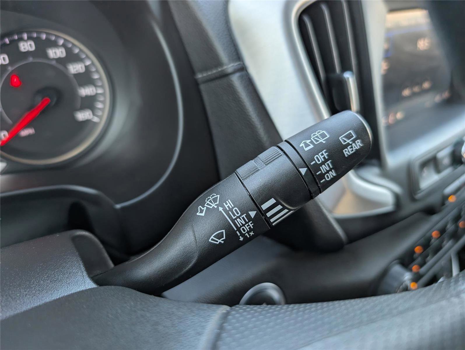 Used 2024 GMC Terrain SLE image 27