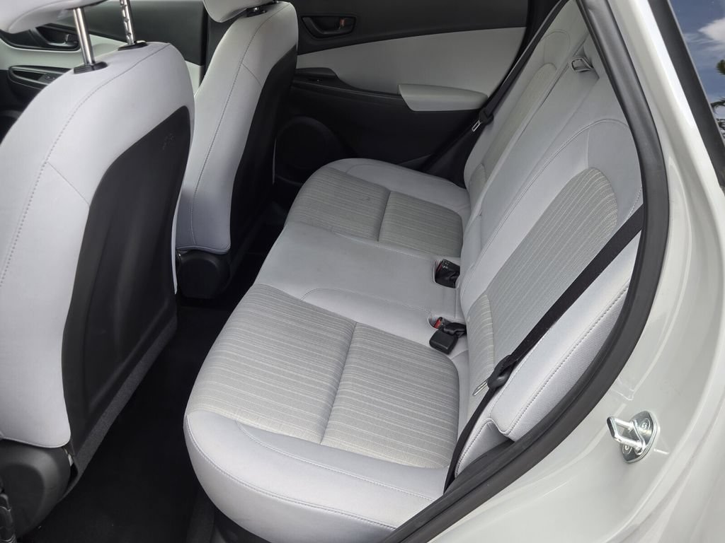 Used 2023 Hyundai Kona SEL FWD image 11