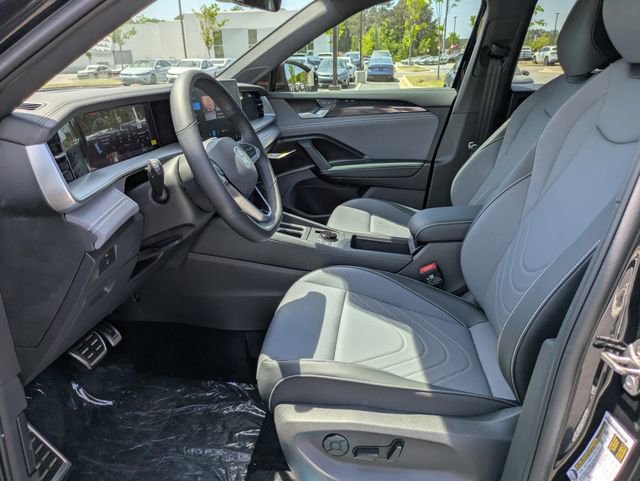 New 2026 Volkswagen Tiguan SE FWD image 22