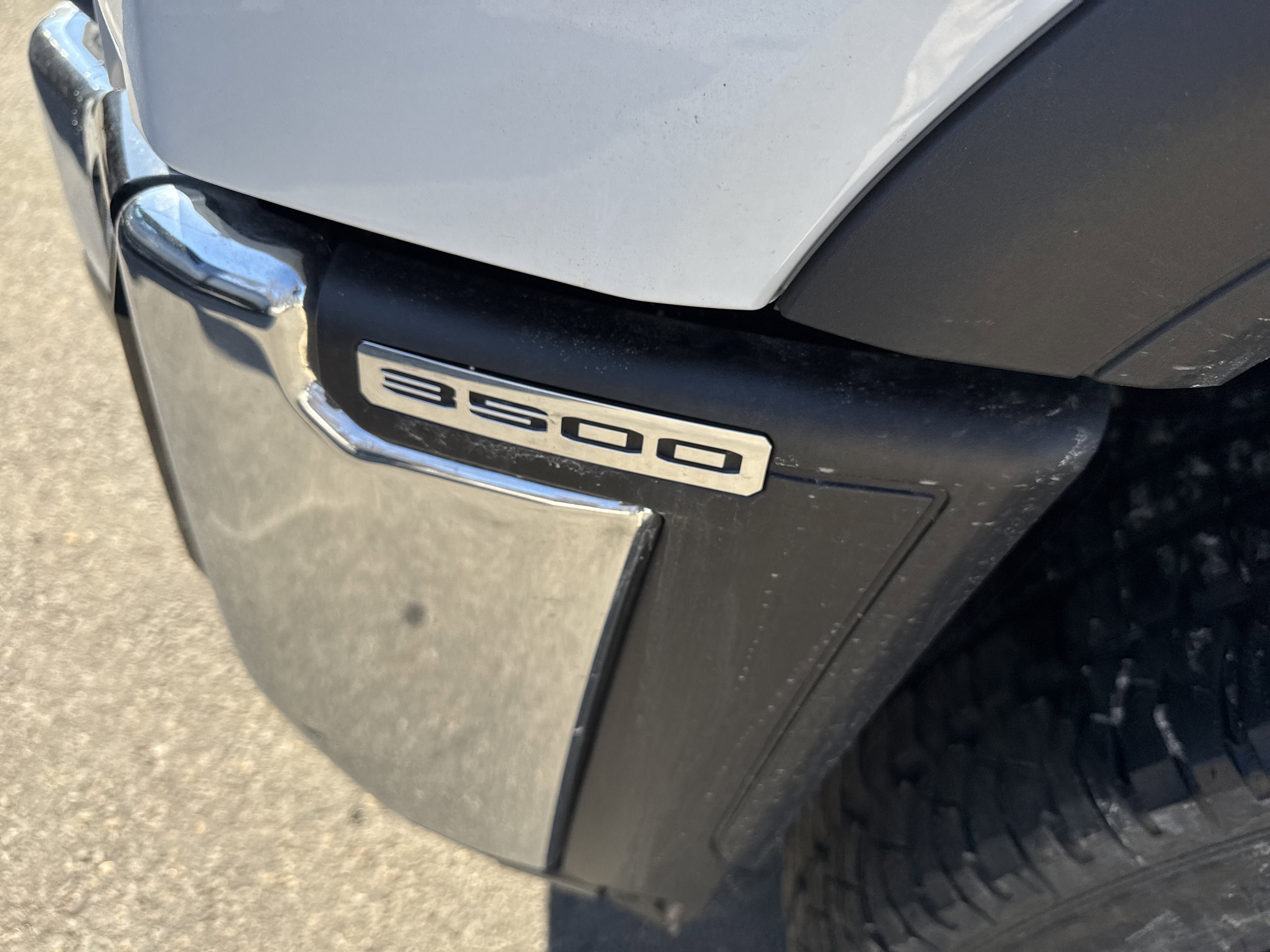 New 2026 GMC Sierra 3500 SLT w/ SLT Premium Package AWD/4WD image 11