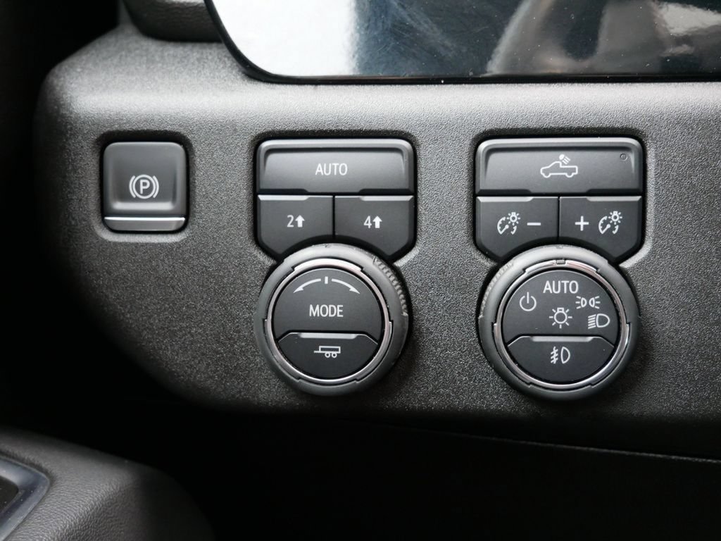 Used 2025 Chevrolet Silverado 1500 RST w/ Convenience Package II AWD/4WD image 29