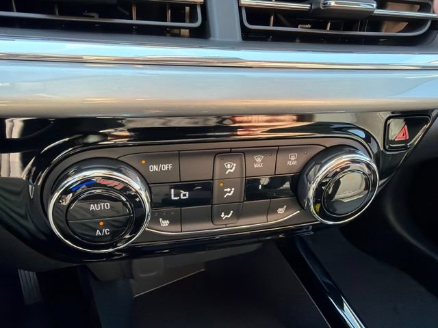 New 2026 Chevrolet Trax LT w/ LT Convenience Package FWD image 19