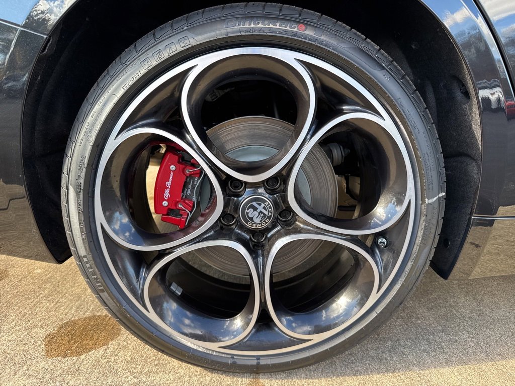 New 2025 Alfa Romeo Giulia AWD image 11