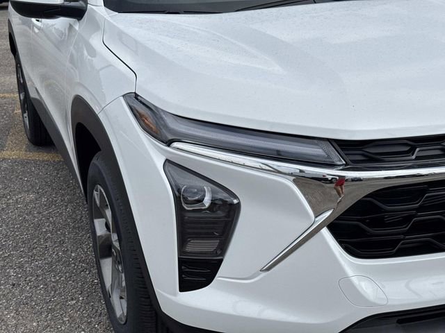 New 2026 Chevrolet Trax LT w/ Driver Confidence Package FWD image 5