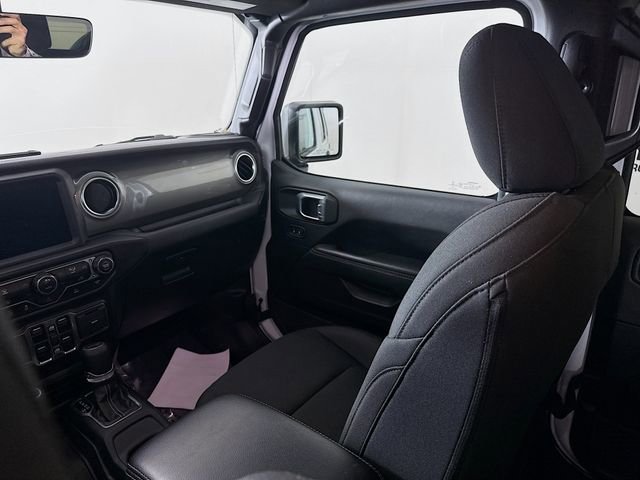 Used 2022 Jeep Wrangler Unlimited Sahara image 21