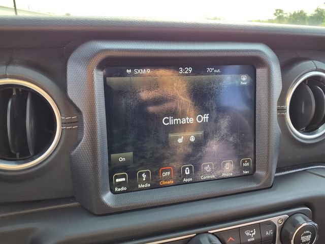 Used 2018 Jeep Wrangler Unlimited Sahara AWD/4WD image 25