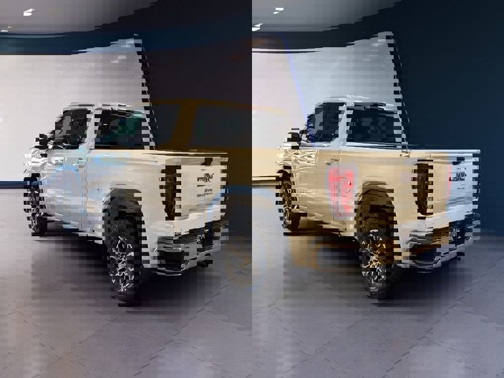 New 2026 GMC Sierra 1500 SLE w/ LPO, GMC Protection Package image 5