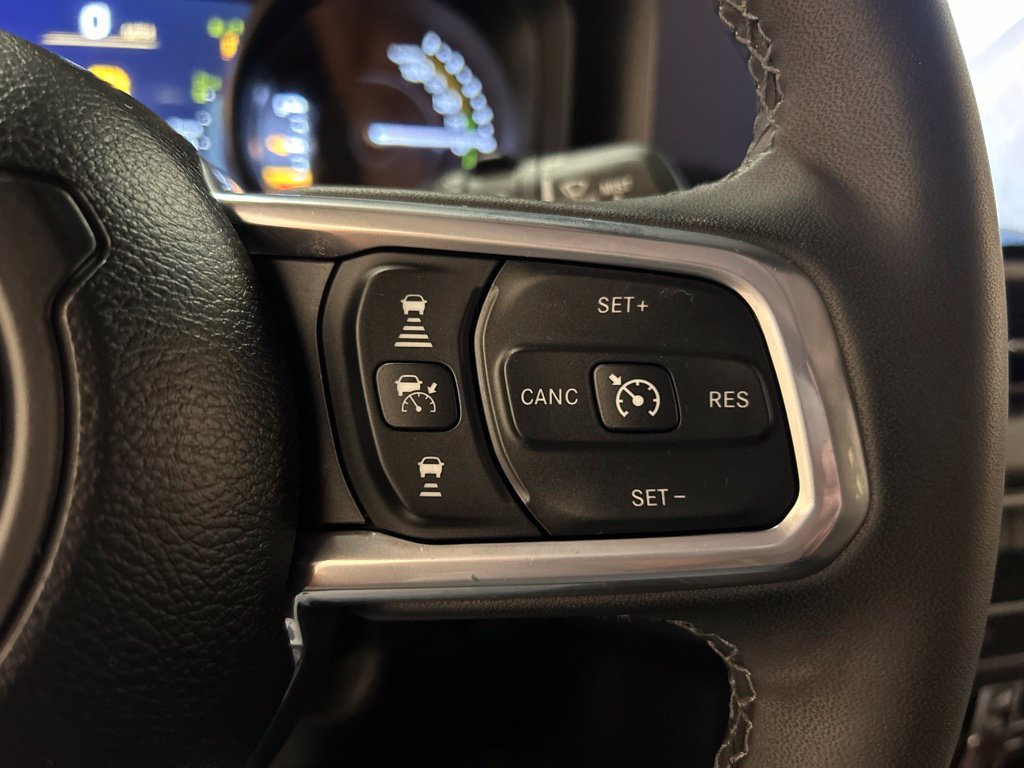 Used 2025 Jeep Wrangler Unlimited Sahara AWD/4WD image 22