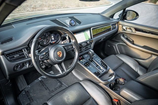 Used 2023 Porsche Macan Turbo image 23