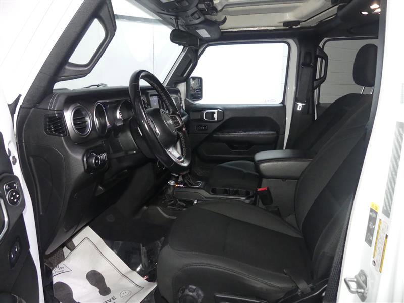Used 2020 Jeep Wrangler Unlimited Sahara image 19