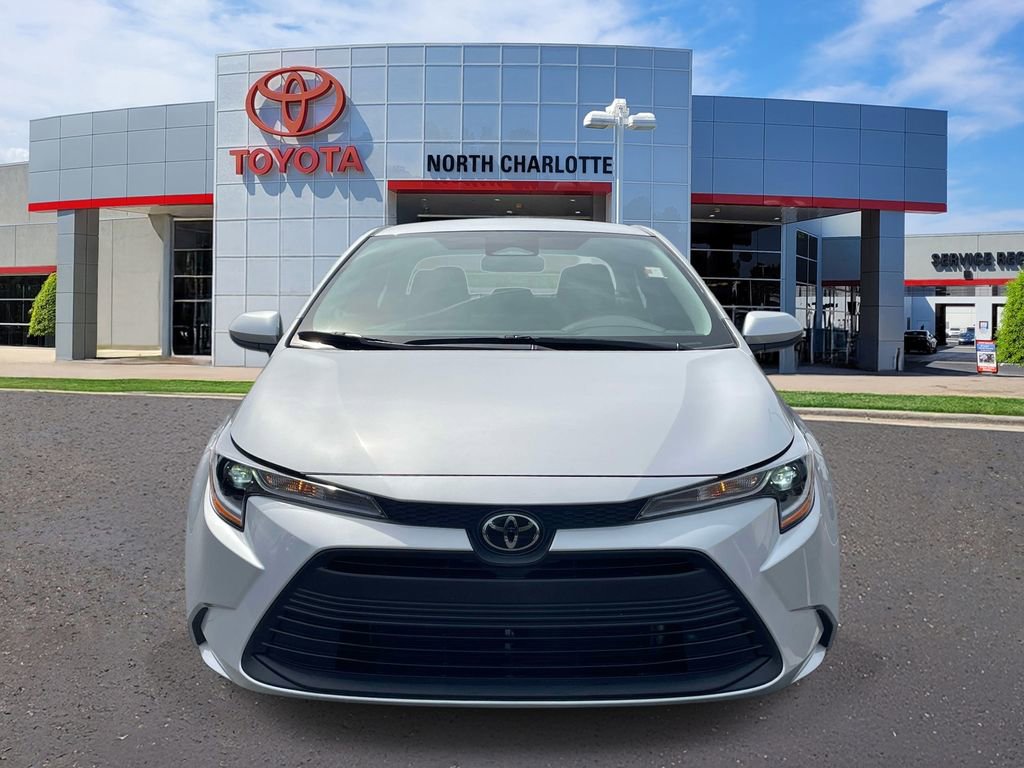 Used 2024 Toyota Corolla LE image 3
