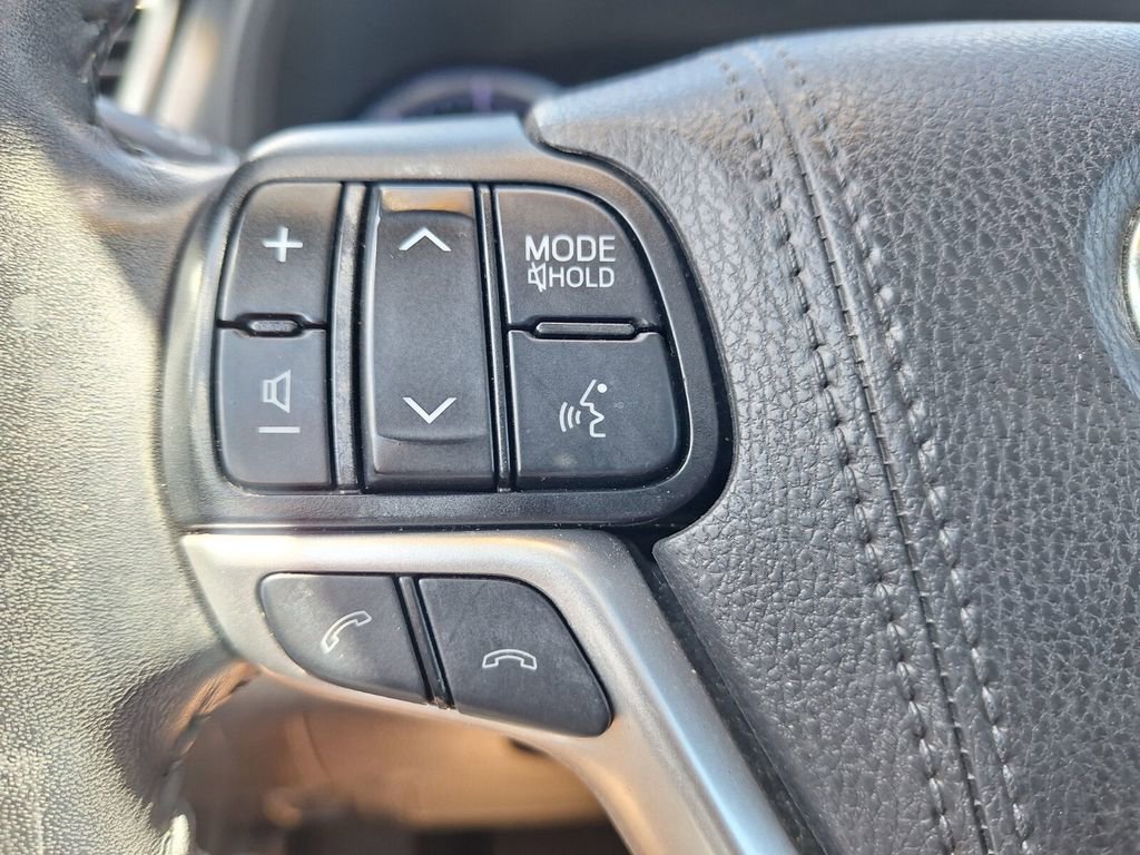 Used 2019 Toyota Highlander Limited AWD/4WD image 12