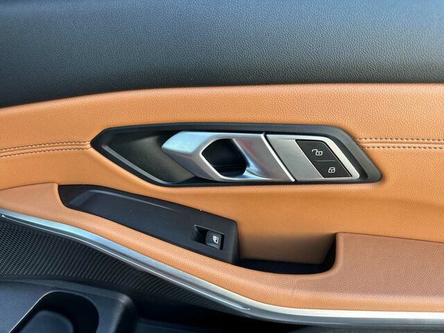 Used 2021 BMW 330i xDrive Sedan w/ M Sport Package AWD/4WD image 19