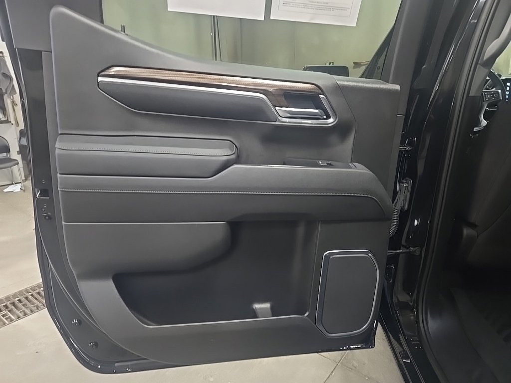Used 2023 Chevrolet Silverado 1500 LT AWD/4WD image 22